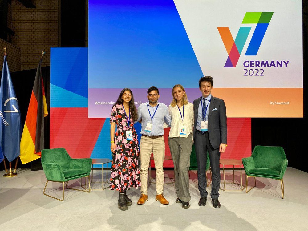 The+UK+Y7+Delegates+at+the+2022+Y7+Summit